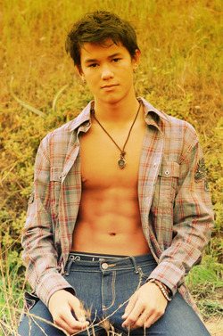 Boo Boo Stewart หมาป่าน้อย จาก ทไวไลท์