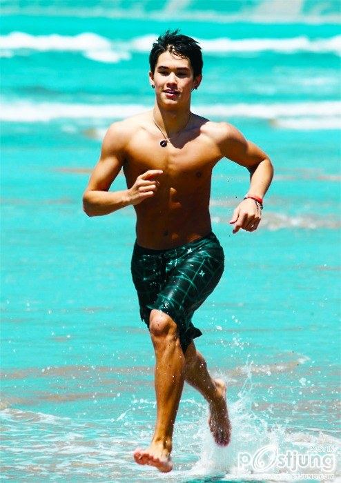 Boo Boo Stewart หมาป่าน้อย จาก ทไวไลท์