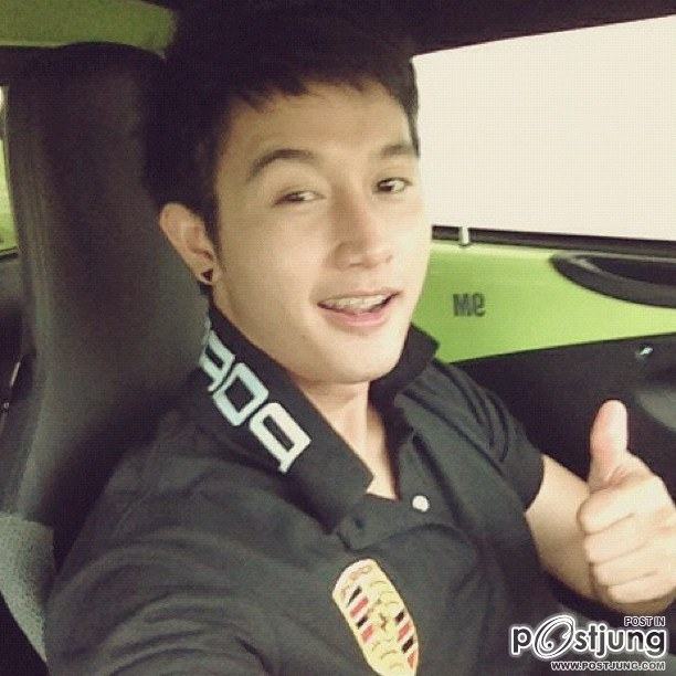 หนุ่มตี๋หล่อหุ่นดี หวานใจคนใหม่? ของ นุ๊ก สุทธิดา
