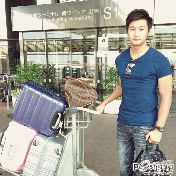 หนุ่มตี๋หล่อหุ่นดี หวานใจคนใหม่? ของ นุ๊ก สุทธิดา
