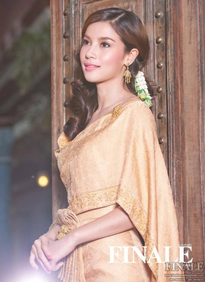 ดาราในชุดไทย สวยสง่ากันทุกคน