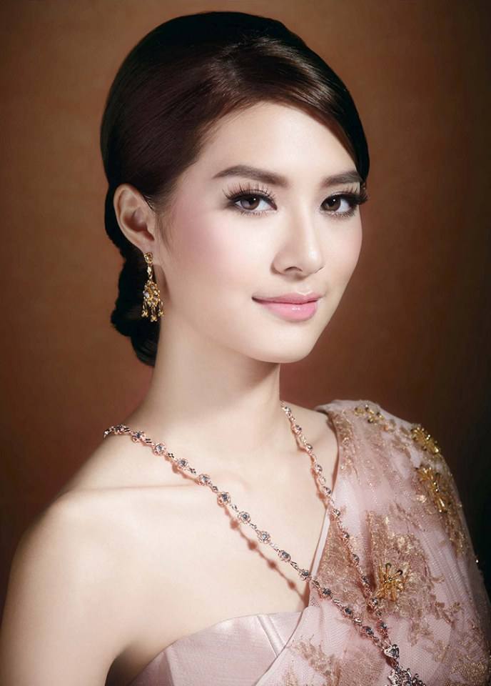 ดาราในชุดไทย สวยสง่ากันทุกคน