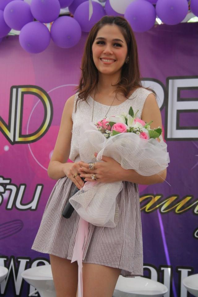ชมพู่ อารยา
