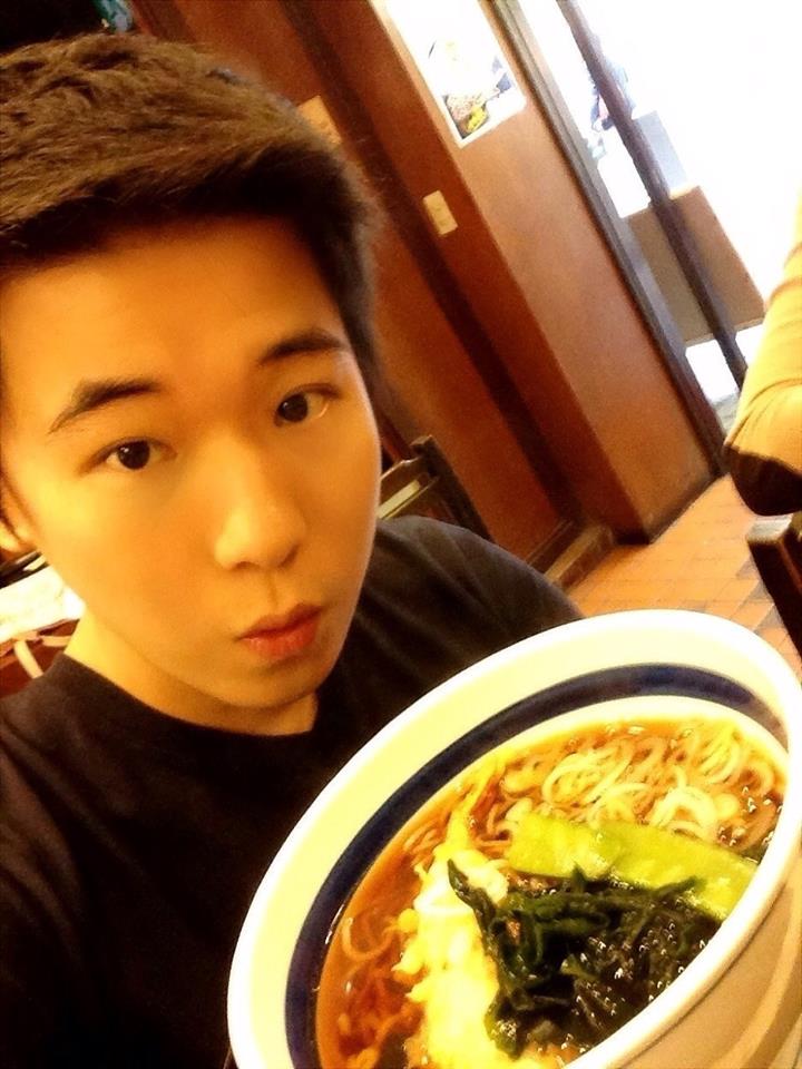 หล่อขนาดนี้นึกว่าหลุดมาจากเกาหลี