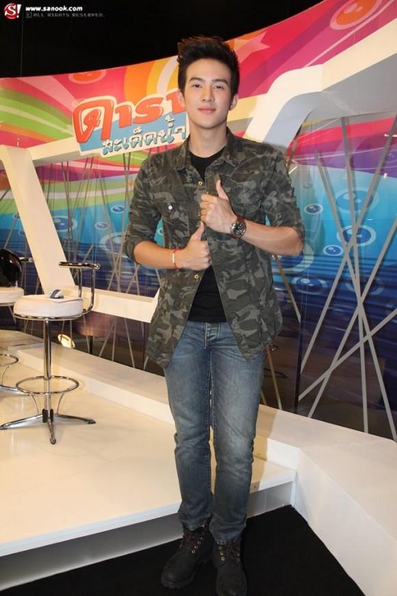 รับน้องใหม่ &ldquo;เจมส์ มาร์&rdquo; โดนฉายา &ldquo;ดาราหน้าเงิน&rdquo;