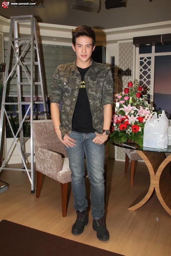 รับน้องใหม่ &ldquo;เจมส์ มาร์&rdquo; โดนฉายา &ldquo;ดาราหน้าเงิน&rdquo;