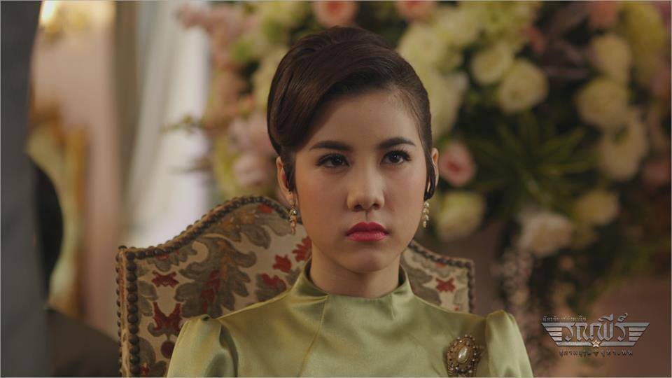 เอสเธอร์ สุปรีย์ลีลา     ม.ล. วิไลรัมภา เทวพรหม