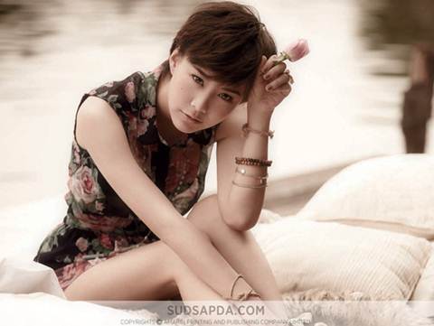 ดาว ออม เอสเธอร์ เต้ย