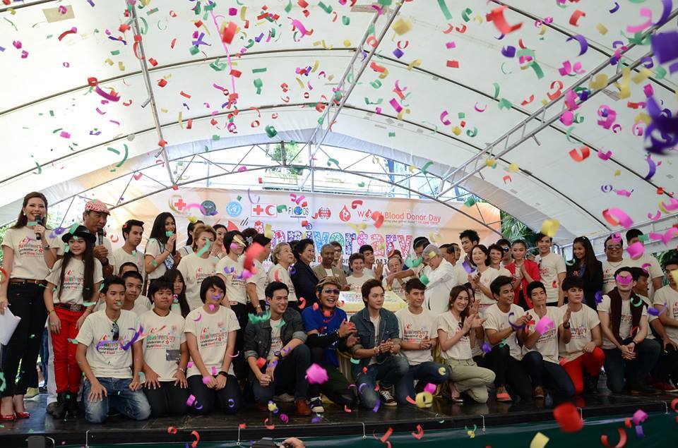 ดาราทั้งหน้าใหม่และเก่า ร่วมฉลองครบรอบ 10 ปี ผู้บริจาคโลหิต สภากาชาดไทย