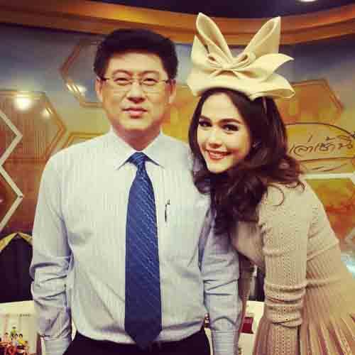 เสื้อผ้า หน้าผมของ ชมพู่ อารยา...