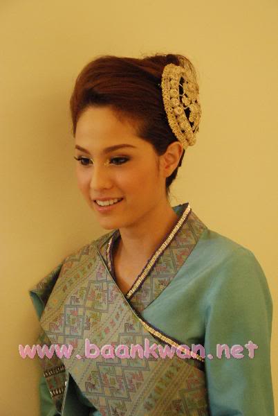 Kwan Usamanee ในชุดไทย ที่หลายคนอาจยังไม่เคยเห็น เลยเอารูปลงให้ดูค่ะ