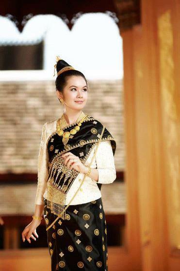 งามแท้ สาวเมืองซิ่นโลก