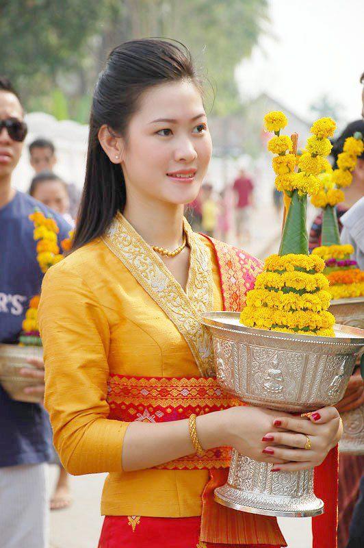 งามแท้ สาวเมืองซิ่นโลก