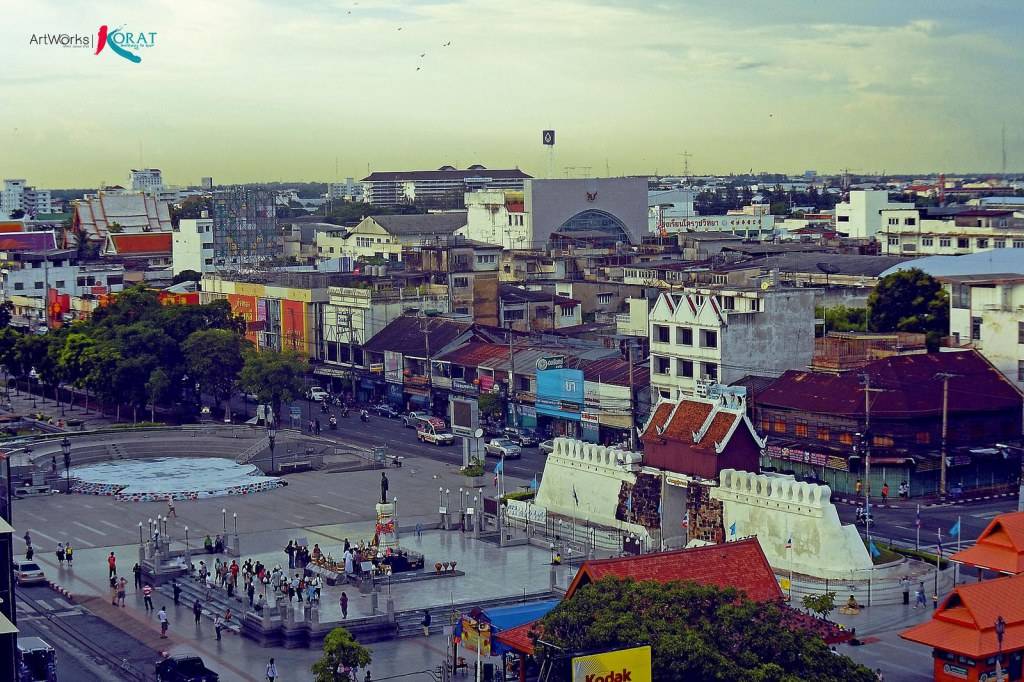 ลานอนุสาวรีย์ท้าวสุรนารี