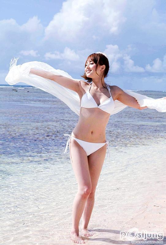 บิกินี่ สวยขาว สาวอารมณ์ดี