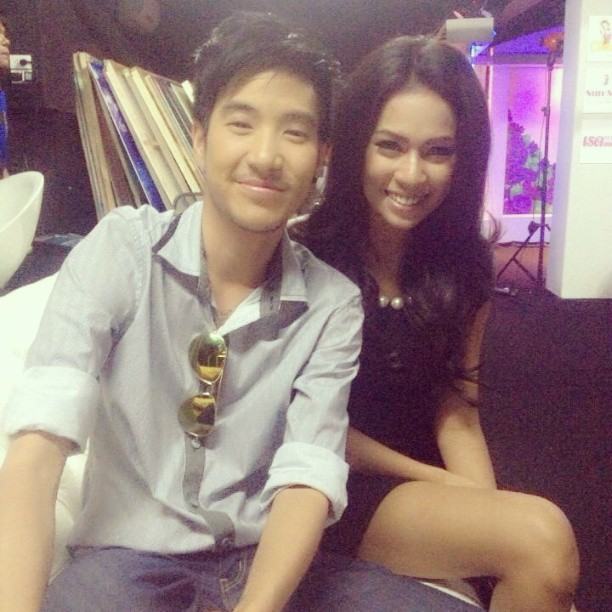 จะไปเคาะประตูบ้านขายเตารีดละนะ ซื้อมั้ยๆๆ By Jimmy
