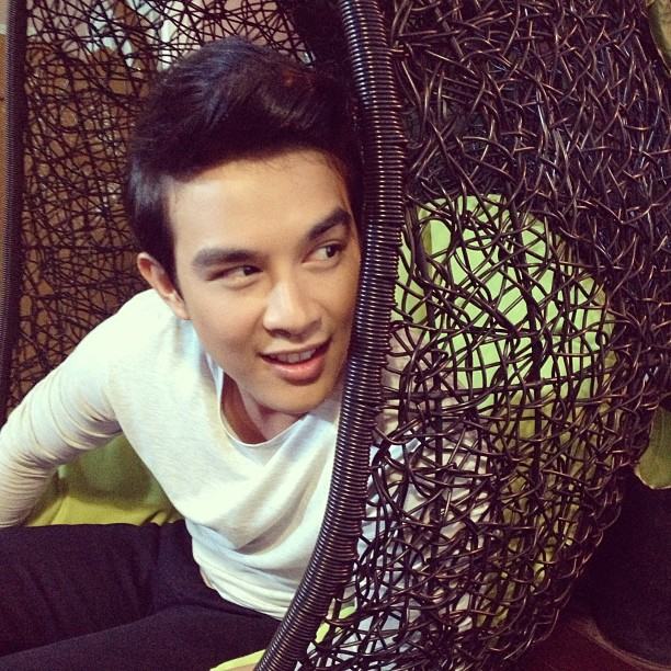 บอส โตนนท์หนุ่มหน้าเด็ก