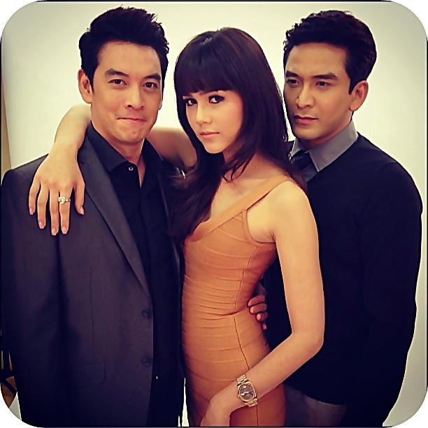 ทรายสีเพลิง เรื่องนี้มีแต่ดาราแว่บๆทั้งนั้นเลย