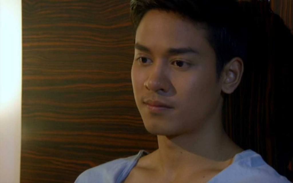 ใผอยากเบิ่งหนังเรื่องนี้แด่ หน้าฮักหล๊ายหลาย // รักนี้ มีเธอชั่วนิรันดร์ //