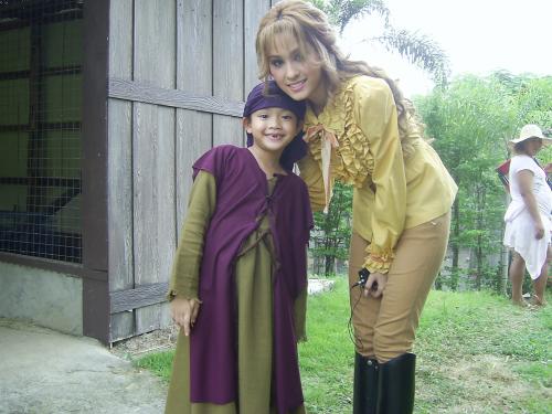 เวียร์ - ขวัญ (เจ้าชายรังสิมันส์ กับ เจ้าหญิง ทรรศิกา) ใน "ดั่งดวงหฤทัย"