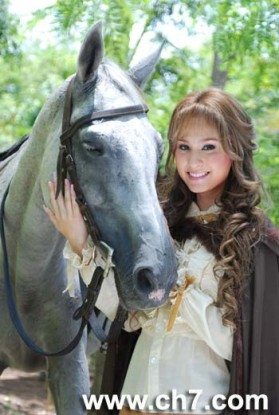 เวียร์ - ขวัญ (เจ้าชายรังสิมันส์ กับ เจ้าหญิง ทรรศิกา) ใน "ดั่งดวงหฤทัย"