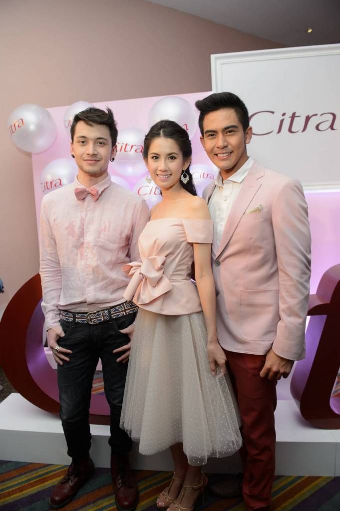 Jetset'er โชว์เอ็มวี 3 มิติกับเน็ทไอดอล พร้อมพลอย-เต้ย-อินดี้