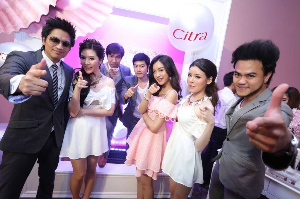 Jetset'er โชว์เอ็มวี 3 มิติกับเน็ทไอดอล พร้อมพลอย-เต้ย-อินดี้