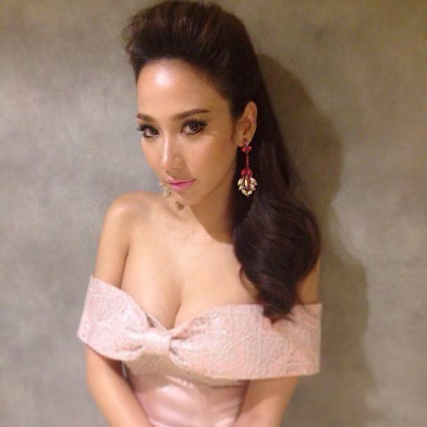 พี่อั้มพัชราภา บิวตี้นิสต้า ในงาน tops beauty bazaar สวยเจิดจรัสสุดๆเลยจ้า