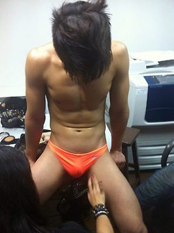 สำรวจนายแบบ