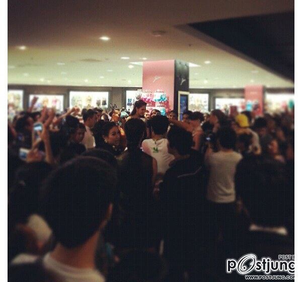 มาแล้ว ภาพของนางเอก สุดฮ็อต ชมพู่ อารยา ถ่ามกลาง มหาชนชาวเชียงใหม่