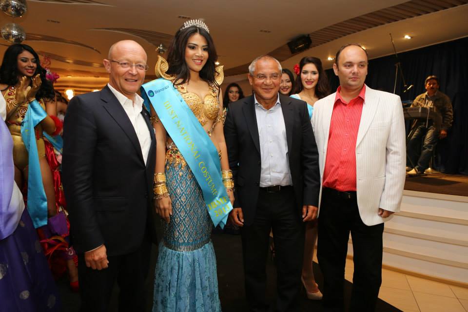 สาวไทยคว้า ชุดประจำชาติยอดเยี่ยม BEAUTY OF THE WORLD 2013