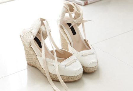แฟชั่น รองเท้าสำหรับนักศึกษา สวยเก๋ แต่แอบเรียบร้อย