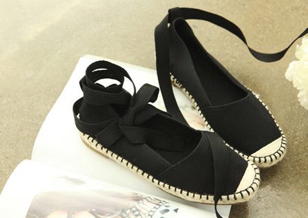 แฟชั่น รองเท้าสำหรับนักศึกษา สวยเก๋ แต่แอบเรียบร้อย