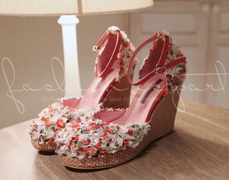 แฟชั่น รองเท้าสำหรับนักศึกษา สวยเก๋ แต่แอบเรียบร้อย