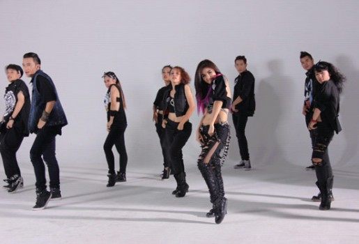 กระแต โชว์สเต็ปลีลาลูกทุ่งฮิพฮ็อพเซ็กซี่!!!