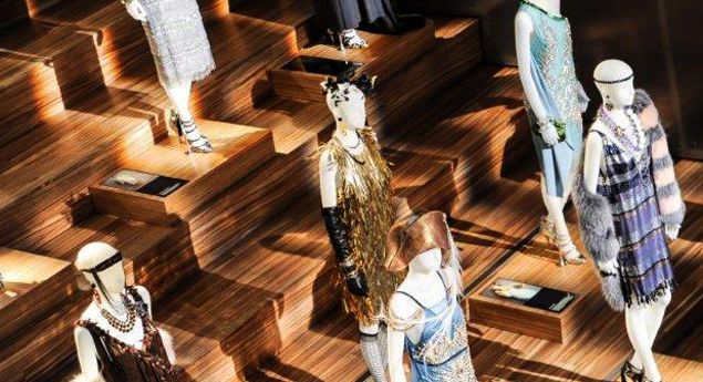OMG!!!!อารยา in prada gasby collection 1 ล้านบาท!!!