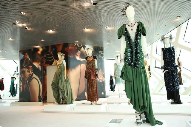 OMG!!!!อารยา in prada gasby collection 1 ล้านบาท!!!