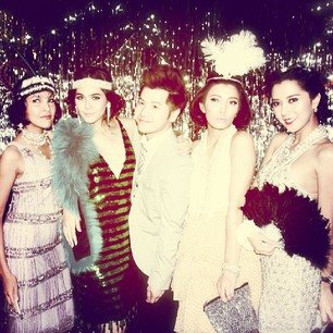 OMG!!!!อารยา in prada gasby collection 1 ล้านบาท!!!