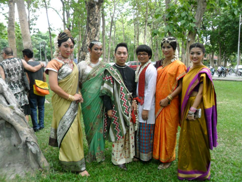 อลังการ สวยงาม ไหว้ครูวิจิตรศิลป์ 2556