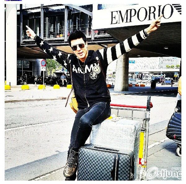 หน้าใสๆ ของพระเอกหนุ่มหล่อขั้นเทพ โดม ปกรณ์ ลัมพ์ ส่งตรงจาก อัมเสตอร์ดัม