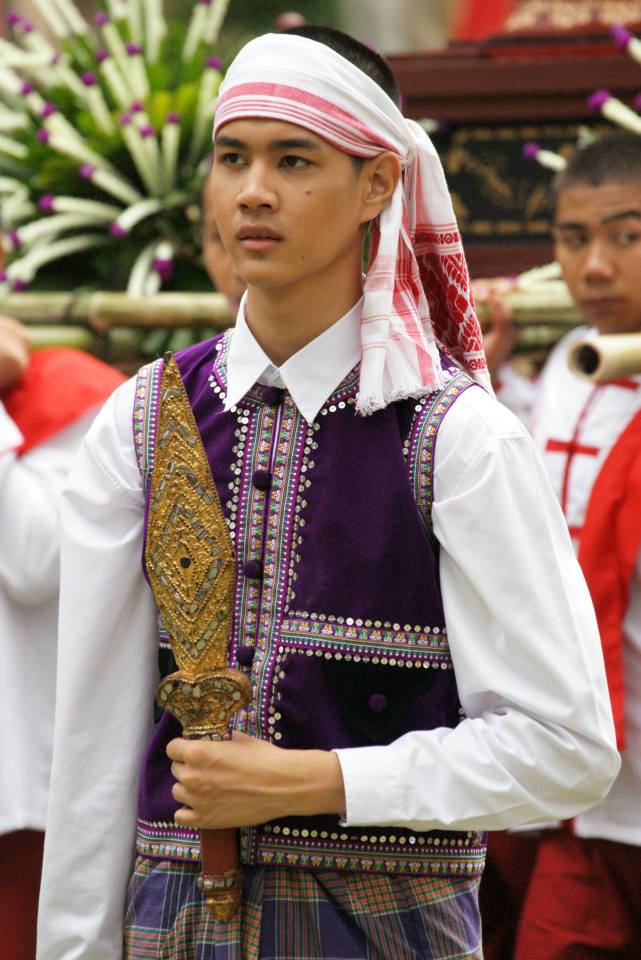 พิธีไหว้ครู &ldquo; นบไหว้สา ครูบาอาจารย์ศิลป์ &rdquo; คณะวิจิตรศิลป์ มช. 2556 [4 กรกฎาคม 2556] ...ไทอาหม...