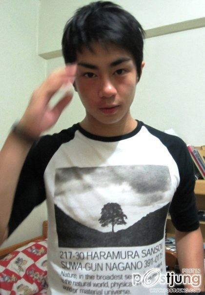 หนุ่มสิงคโปร์หล่อน่ารักกล้ามใหญ่