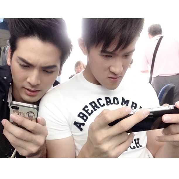 ชายเล็ก-ชายพีร์ พี่น้องคู่ซี้สนิททั้งในจอและนอกจอ