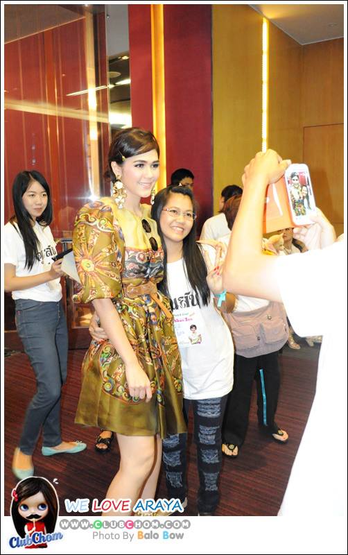 ชมพู่อารยา in dolce&gabbana 2013