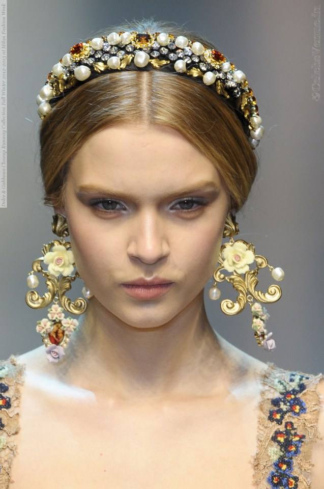ชมพู่อารยา in dolce&gabbana 2013