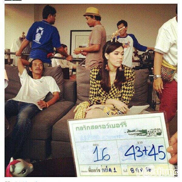 มาแล้ว นางเอก สุดฮ็อต ชมพู่ อารยา นางเอกแม่เหล็ก ของช่องสาม ในกองละคร