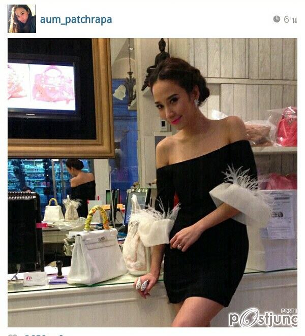 นางเอก ซุปเปอร์สตาร์ตลอดกาล อั้ม พัชราภา พาลูกสาวมาอาบน้ำ