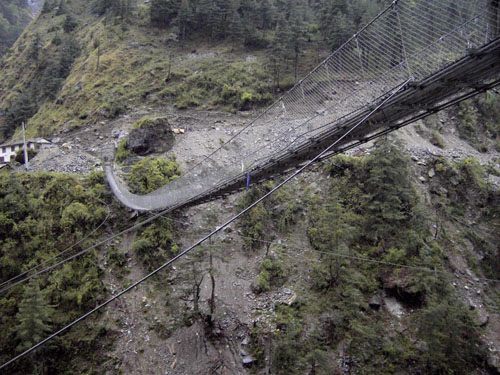 2. สะพานแขวนแห่งเมืองกาซา (Hanging Bridge of Ghasa)
