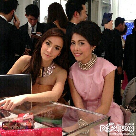 มาแล้ว ภาพแรก ของนางเอกเบอร์หนึ่งตลอดกาล อั้ม พัชราภา เฉิดฉายบนเรดคาร์เพด จะทะยอยลงรูปนะคะ