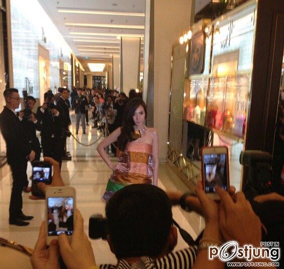 มาแล้ว ภาพแรก ของนางเอกเบอร์หนึ่งตลอดกาล อั้ม พัชราภา เฉิดฉายบนเรดคาร์เพด จะทะยอยลงรูปนะคะ